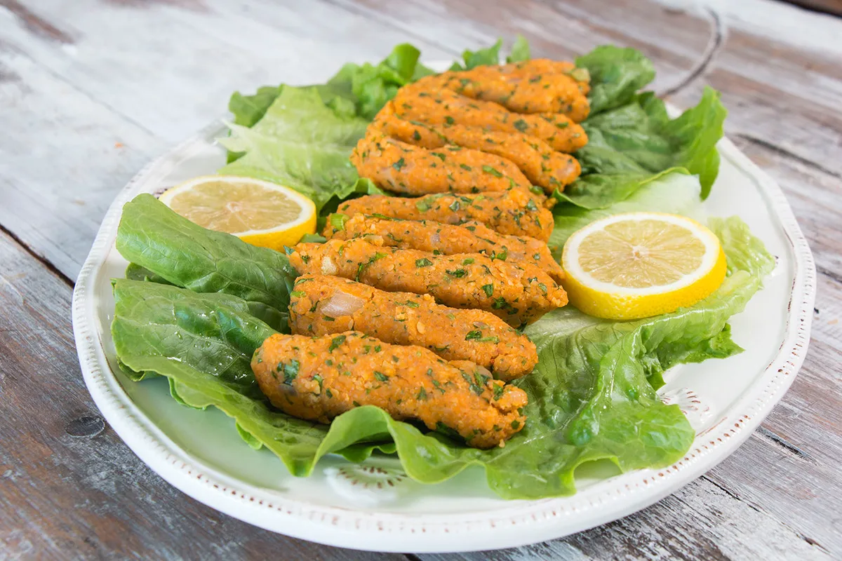 Mercimek Köftesi: Her Lokması Mutluluk Veren, Sağlıklı ve Doyurucu Tarif