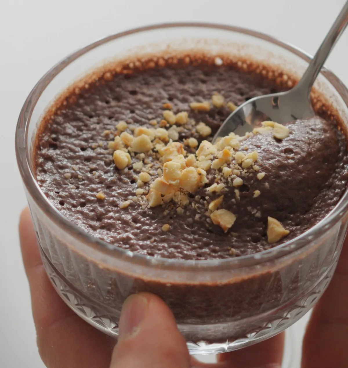 Tatlı Krizi İçin Şekersiz Çözüm: Kakaolu Chia Puding