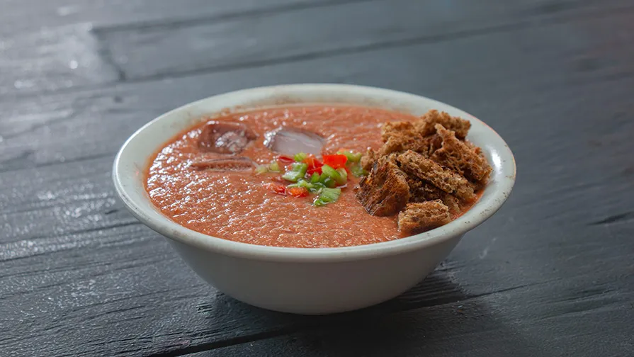 İspanya'dan Gelen Serinlik: Soğuk Gazpacho Çorbası Nasıl Yapılır?
