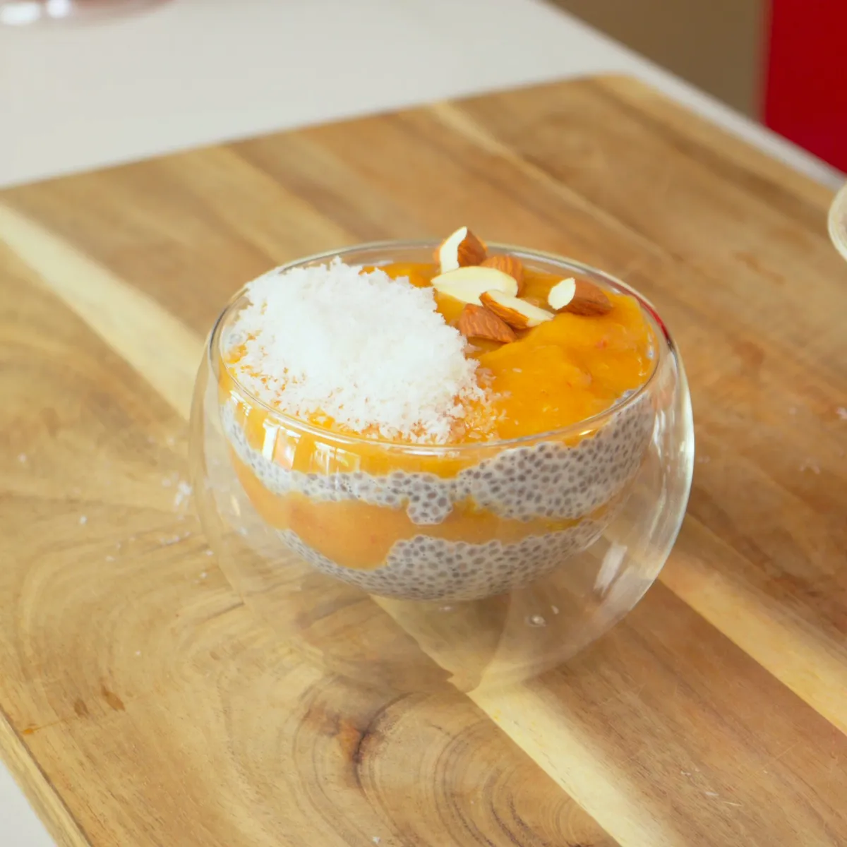 Yaz Mevsimin En Sevilen Meyvesi Şeftali İle Hazırlayabileceğin Şeftalili Chia Puding Tarifi.