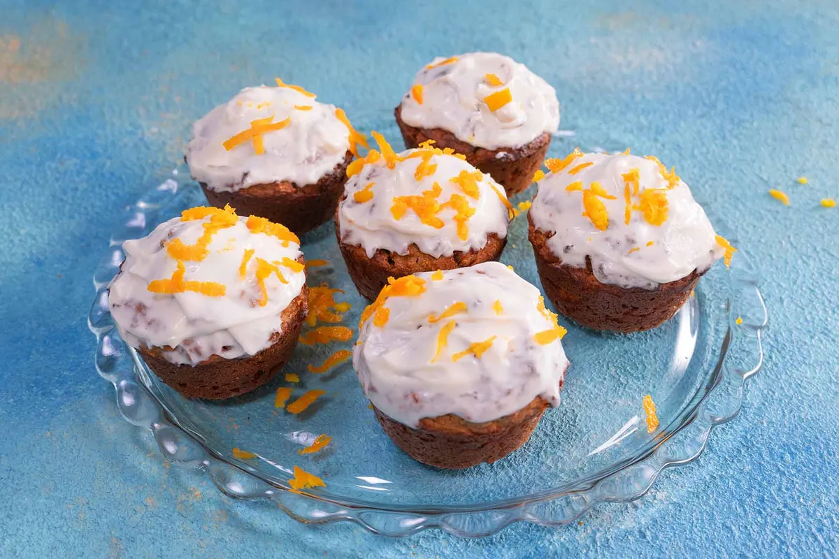 Şekersiz ve Sağlıklı: Havuçlu Cevizli Kek (Muffin Tadında)