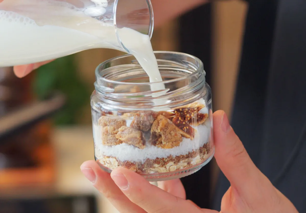 Dakikalar İçinde Hazır! Kavanozda Yulaflı Kahvaltı 🥣