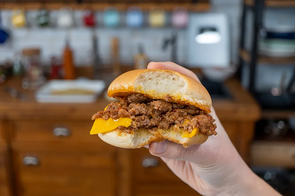 Islak Hamburger Tarifi: Sokak Lezzetinin Ev Hali